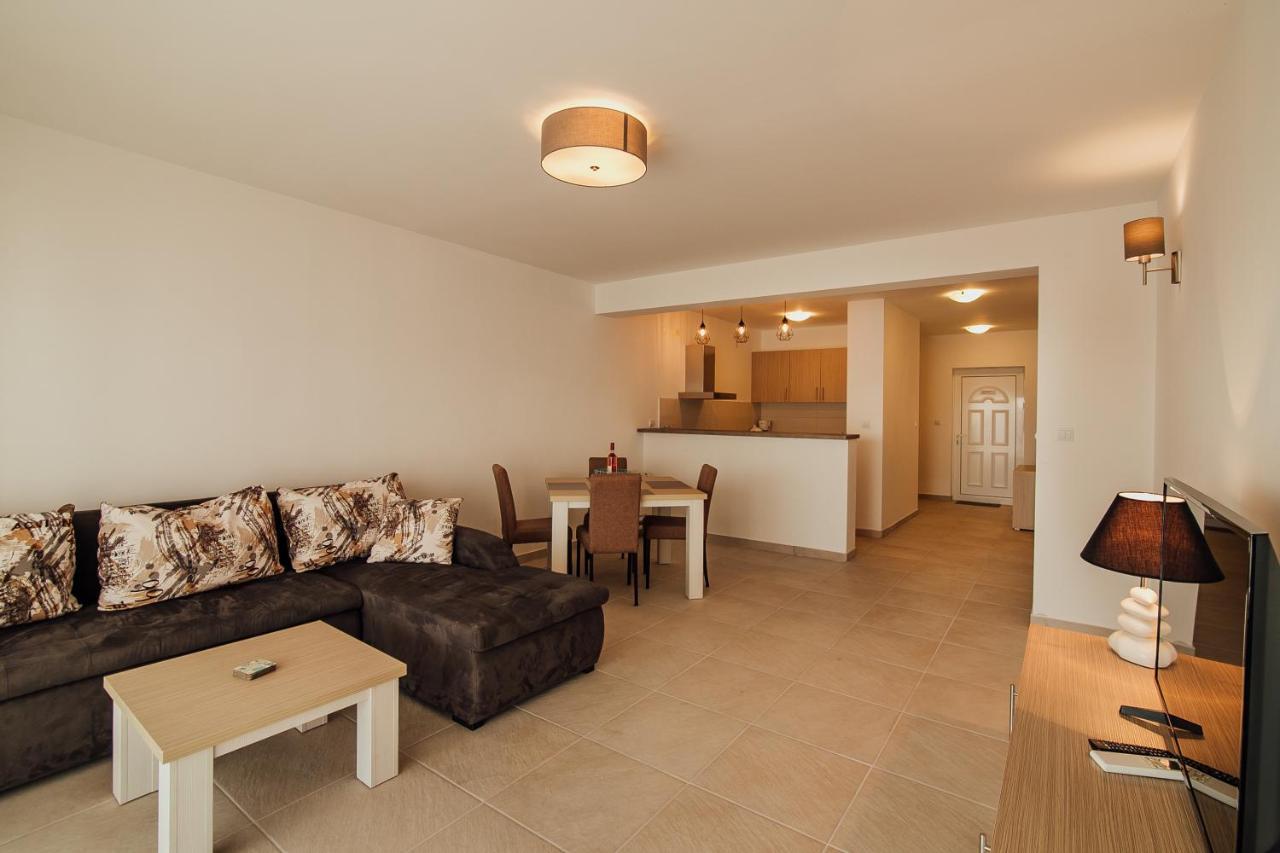 Vista Residence Херцег Нови Екстериор снимка
