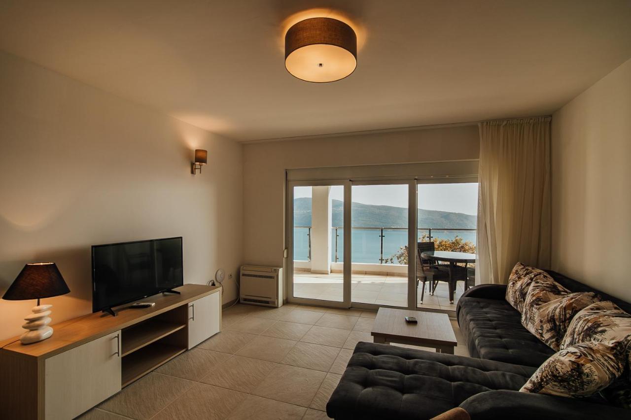 Vista Residence Херцег Нови Екстериор снимка