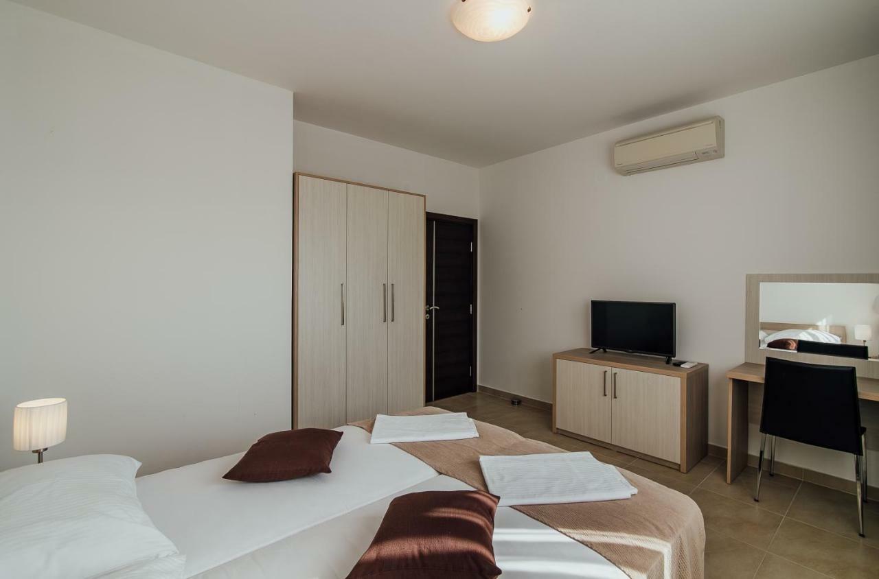 Vista Residence Херцег Нови Екстериор снимка