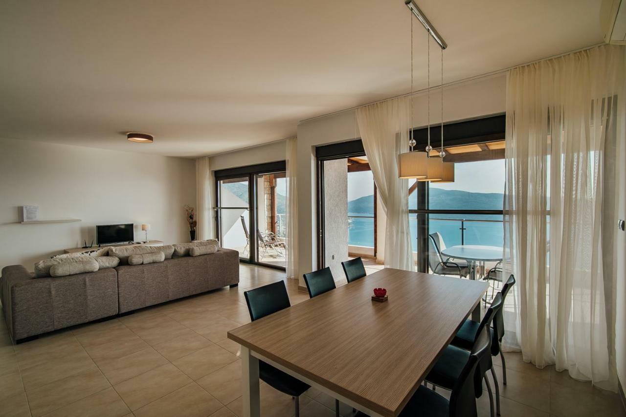 Vista Residence Херцег Нови Екстериор снимка