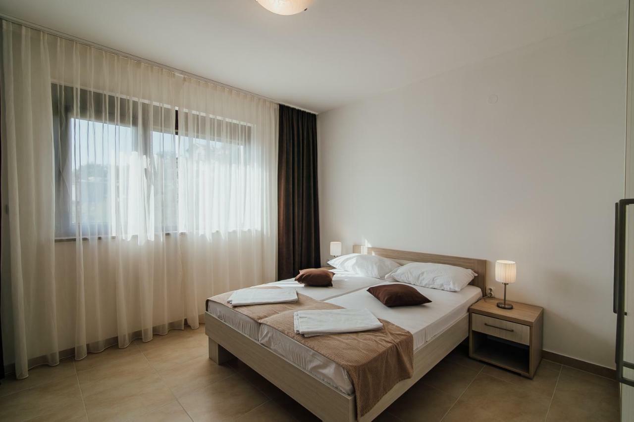 Vista Residence Херцег Нови Екстериор снимка